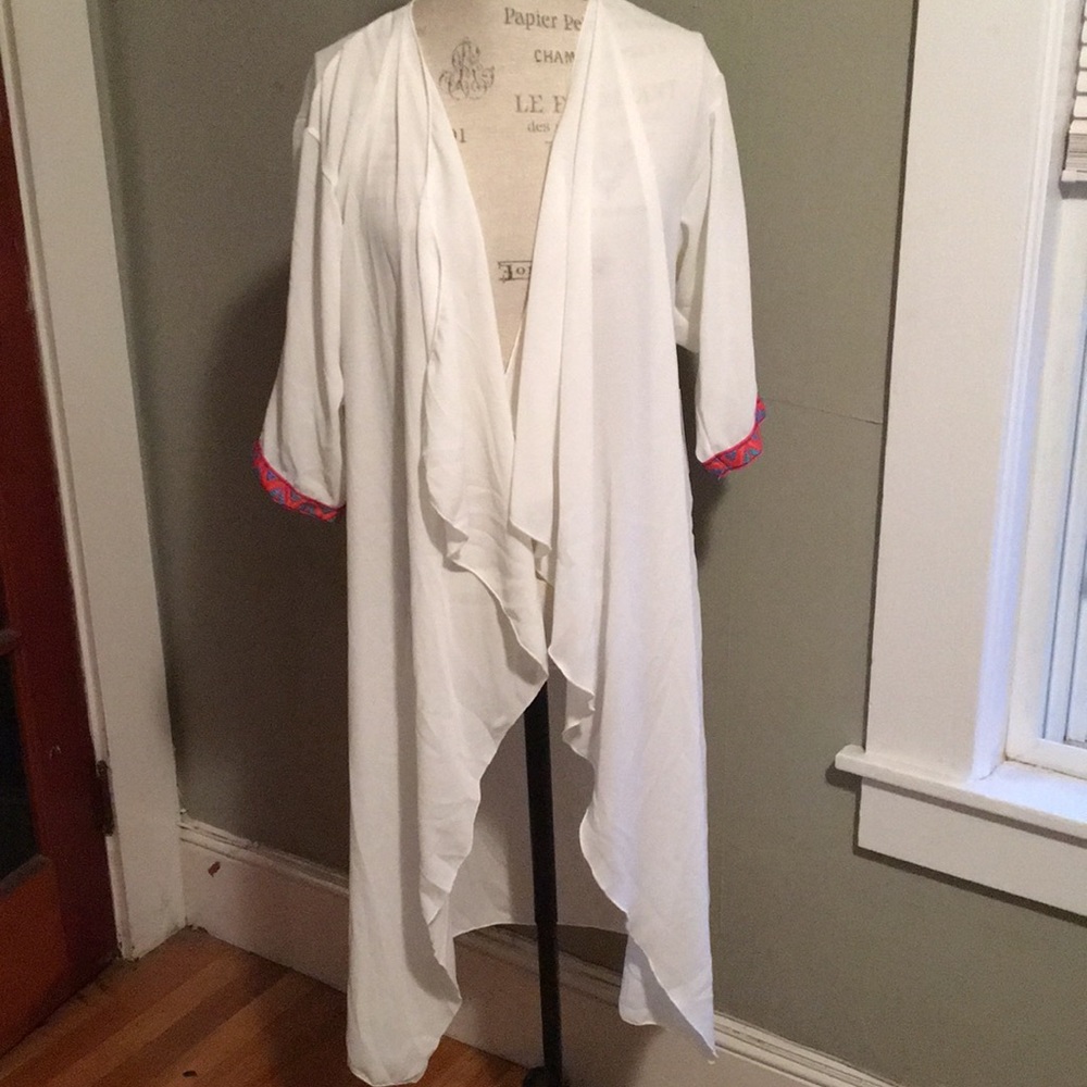 NWT White Lularoe Shirley W/ Embroidered Hem